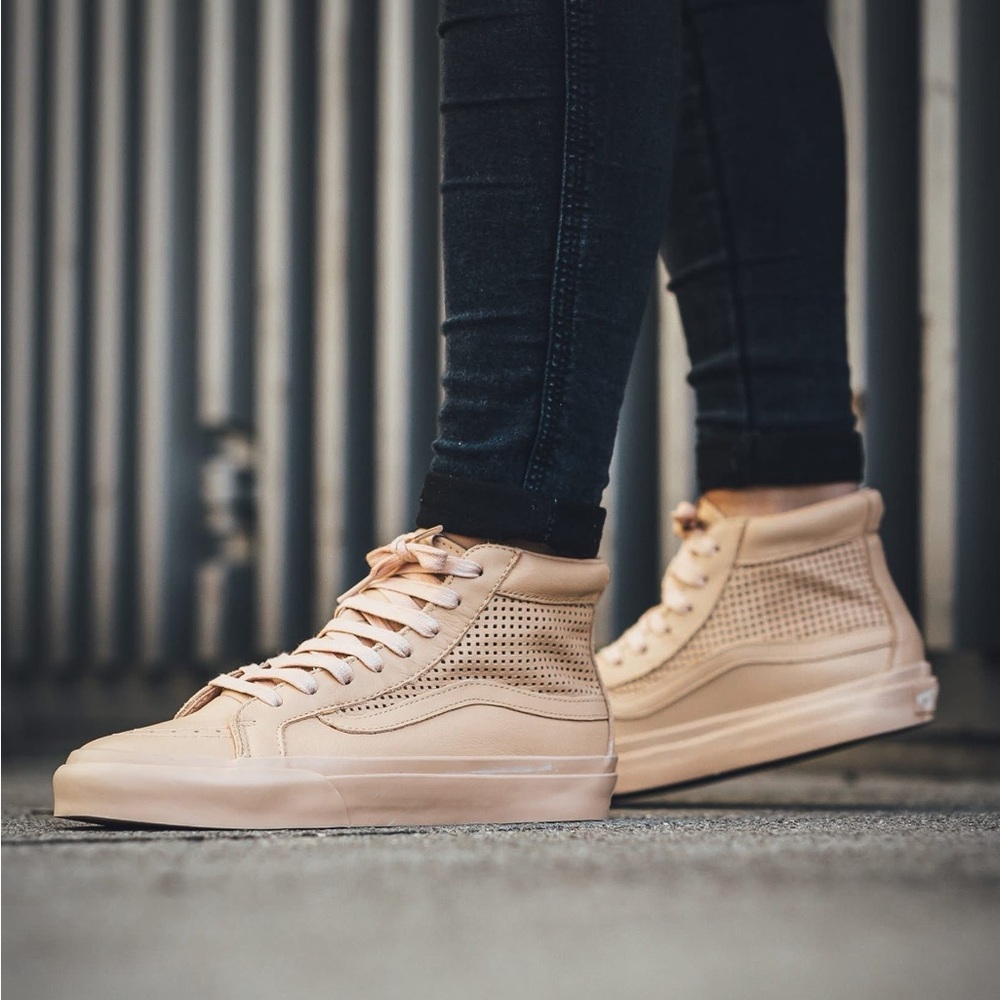 Vans Classic Beige Sneakers NEW
